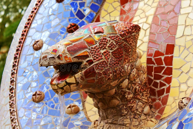 Sculpture with tile mosaic in the Park Guell in Barcelona royalty free stock photography Sculpture with tile mosaic in the Park Guell in Barcelona royalty free stock photography