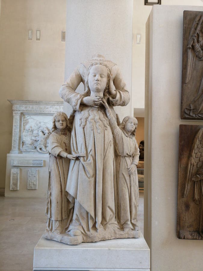 Sculptures dans le musée de Louvre à Paris, France photographie stock libre de droits Sculptures dans le musée de Louvre à Paris, France photographie stock libre de droits