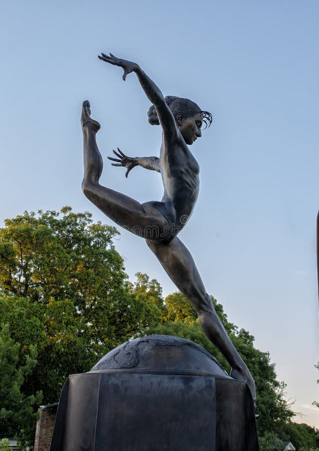 Scultura bronzea di Shawn Miller da Shan Gray, Edmond, Oklahoma fotografia stock Scultura bronzea di Shawn Miller da Shan Gray, Edmond, Oklahoma fotografia stock
