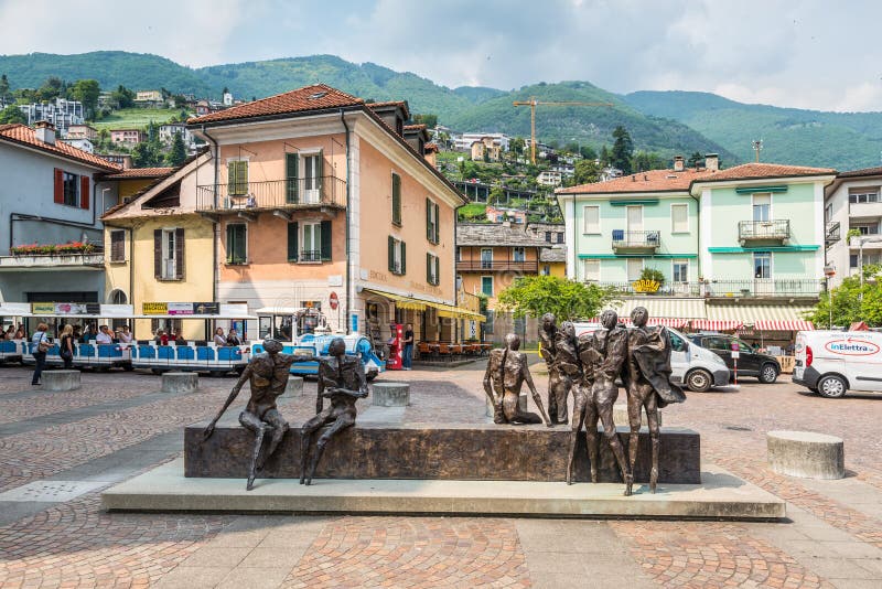 Scultura del ferro di Locarno a Locarno, Svizzera immagini stock Scultura del ferro di Locarno a Locarno, Svizzera immagini stock