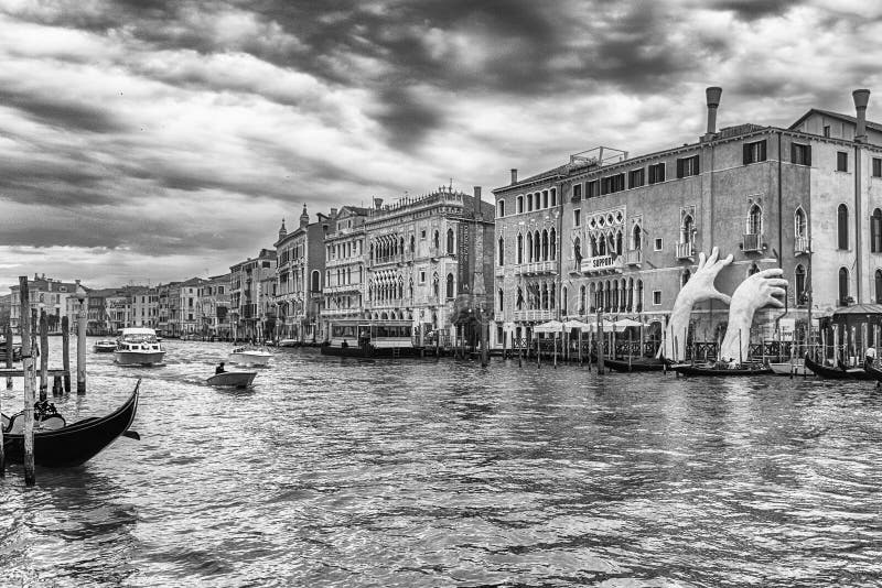 Scultura monumentale scenica in Grand Canal di Venezia, Italia fotografia stock libera da diritti Scultura monumentale scenica in Grand Canal di Venezia, Italia fotografia stock libera da diritti