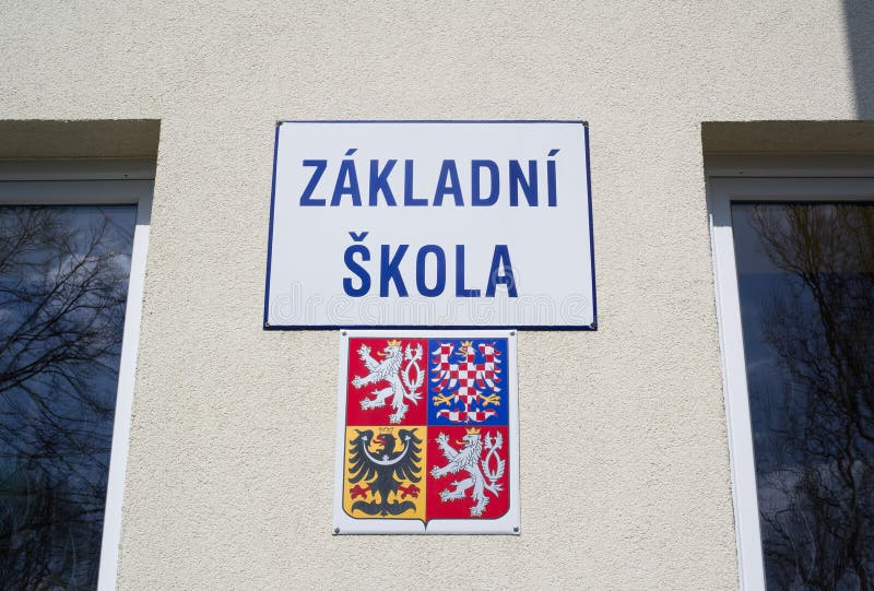 Scuola primaria di skola di Zakladni