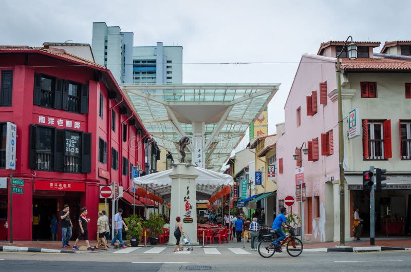 Scène de rue dans Chinatown de Singapour image stock Scène de rue dans Chinatown de Singapour image stock