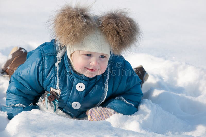 Se précipiter par la neige images stock Se précipiter par la neige images stock