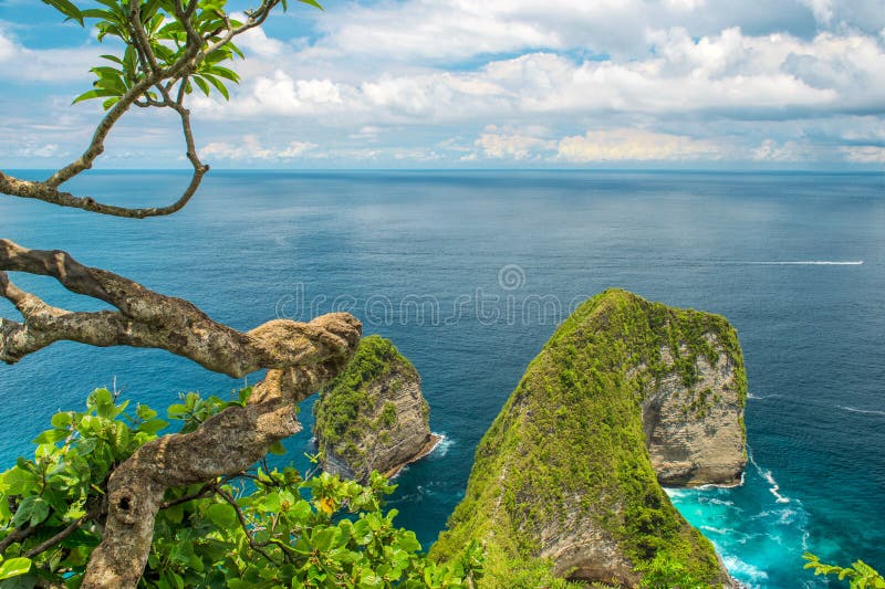 Sea Rocks Blue Sky Turquoise Ocean  Nusa Penida Island Bali  