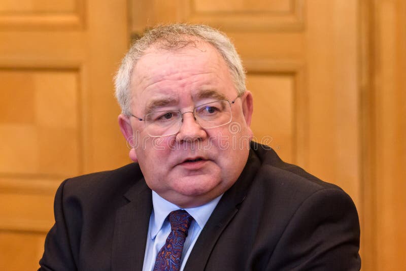 Sean nolla Fearghail, under möte med den lettiska premiärministern royaltyfri bild Sean nolla Fearghail, under möte med den lettiska premiärministern royaltyfri bild