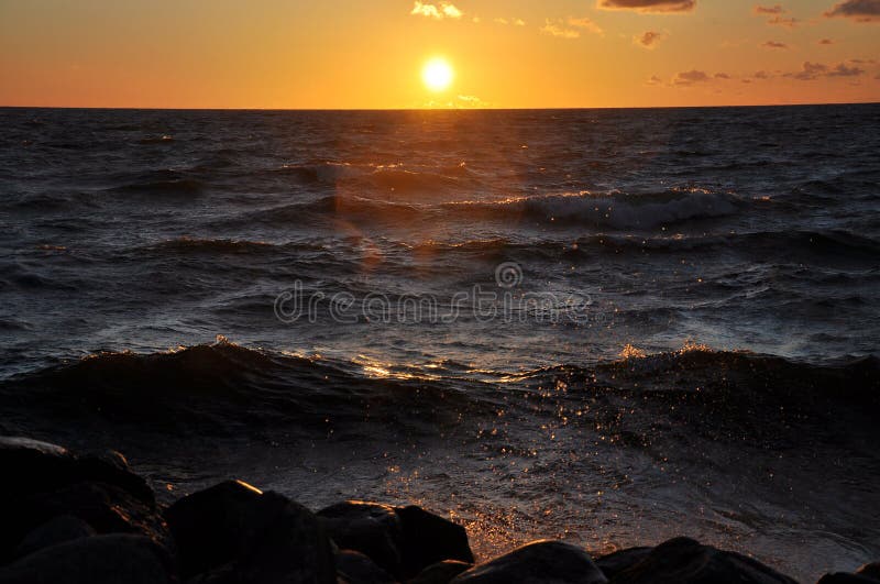 Seascape med en storartad solnedgång över havet - Bild fotografering för bildbyråer Seascape med en storartad solnedgång över havet - Bild fotografering för bildbyråer