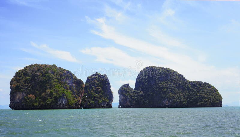 Seascape z zielonymi wyspami, Phuket, Tajlandia zdjęcie stock Seascape z zielonymi wyspami, Phuket, Tajlandia zdjęcie stock
