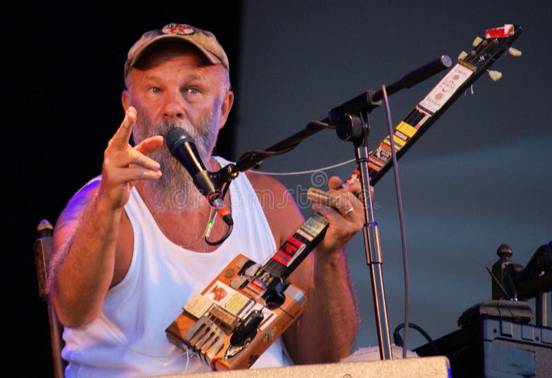 Seasick Steve editorial photography. Image of bearded 13995277