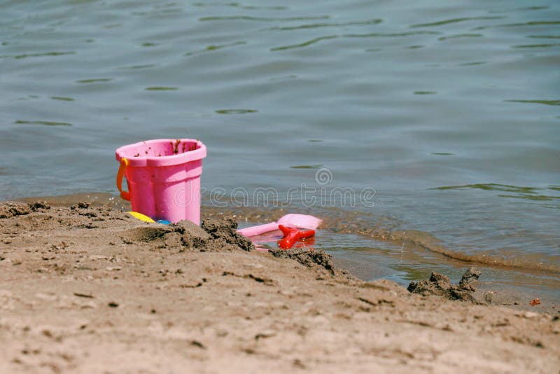 119 Beach Bucket Wallpaper Stock Photos - Free & Royalty-Free