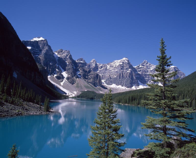 641,332 Seasonal Landscape Stock Photos Free & RoyaltyFree Stock