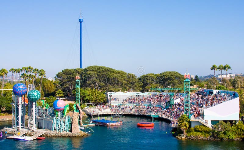 Seaworld horizontale Ansicht über geöffnetes Aquarium lizenzfreie stockbilder Seaworld horizontale Ansicht über geöffnetes Aquarium lizenzfreie stockbilder