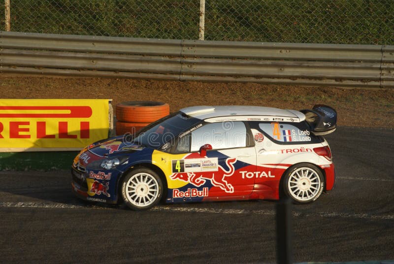 SEBASTIAN LOEB IN DER TÄTIGKEIT stockbild SEBASTIAN LOEB IN DER TÄTIGKEIT stockbild