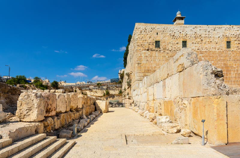 Second Temple Period Jerusalem Main Street Archeological Park Along