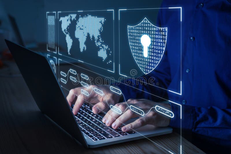 Securitatea cibernetică și protecția rețelelor cu ajutorul unui expert în securitatea cibernetică care lucrează pe un internet sec stock photos