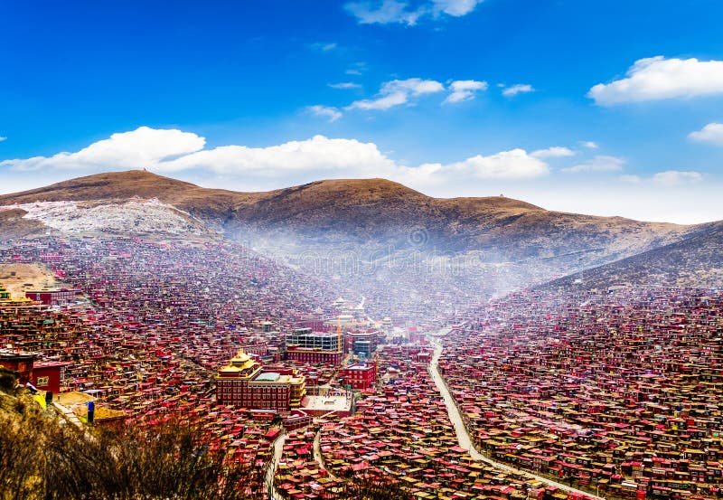 Larong Wumings Buddhistische Hochschule In Seda Stockbild - Bild von