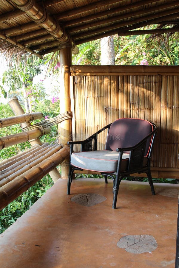 Sedia del rattan di Brown fotografie stock libere da diritti