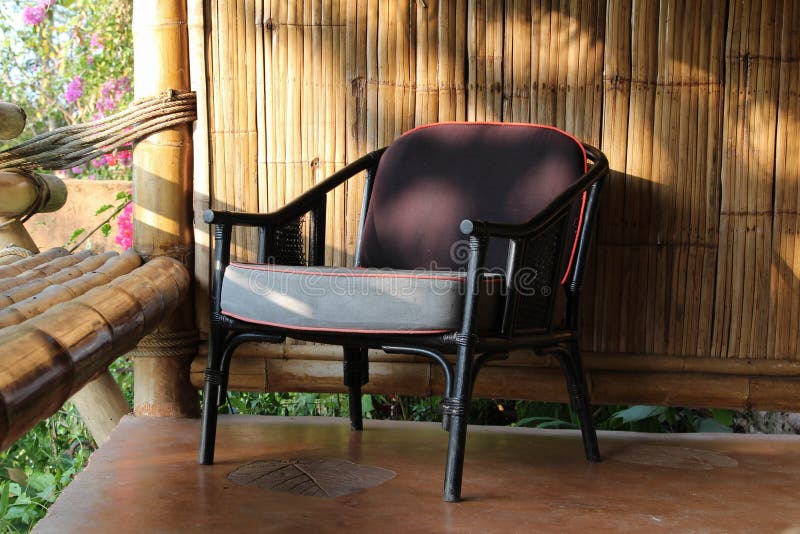 Sedia del rattan di Brown immagini stock libere da diritti