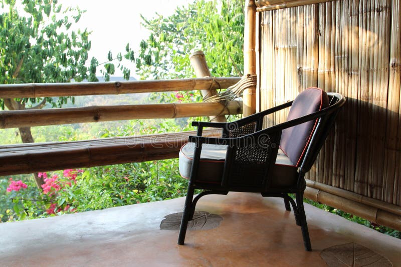 Sedia del rattan di Brown fotografia stock libera da diritti