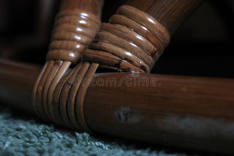 Sedia a rotelle marrone fotografie stock libere da diritti