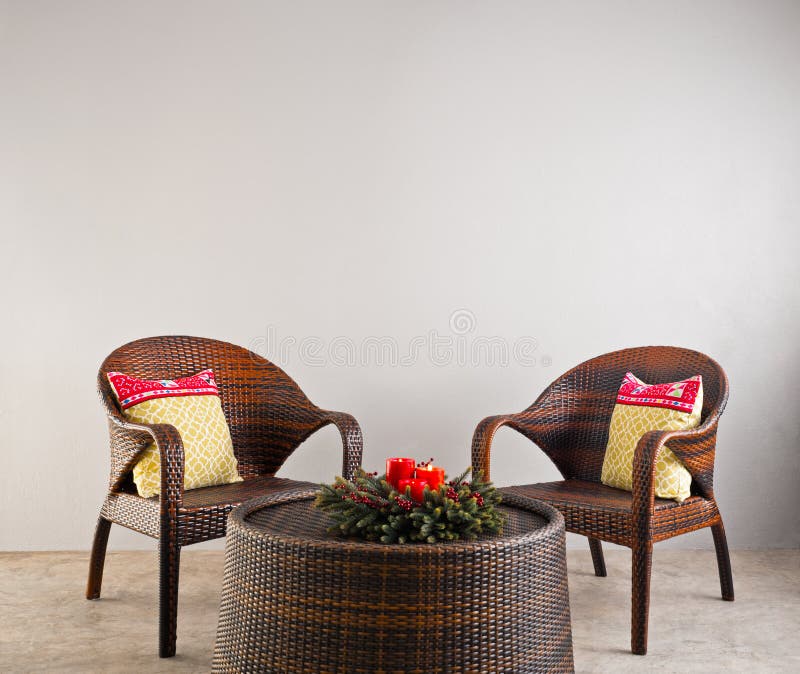 Sedie e tavola del rattan di Brown fotografia stock