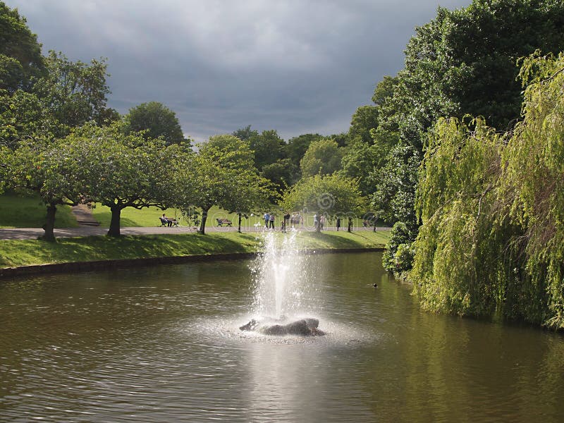 Sefton Park je veřejný park na jihu Liverpoolu v Anglii.