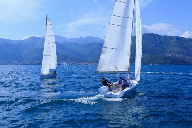 Seglingyachterna royaltyfri fotografi Seglingyachterna royaltyfri fotografi