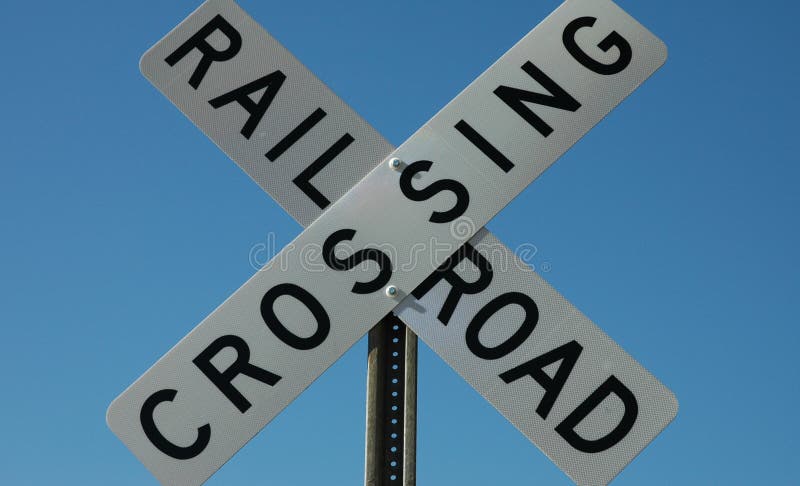 Segno dell'incrocio di ferrovia immagini stock libere da diritti Segno dell'incrocio di ferrovia immagini stock libere da diritti