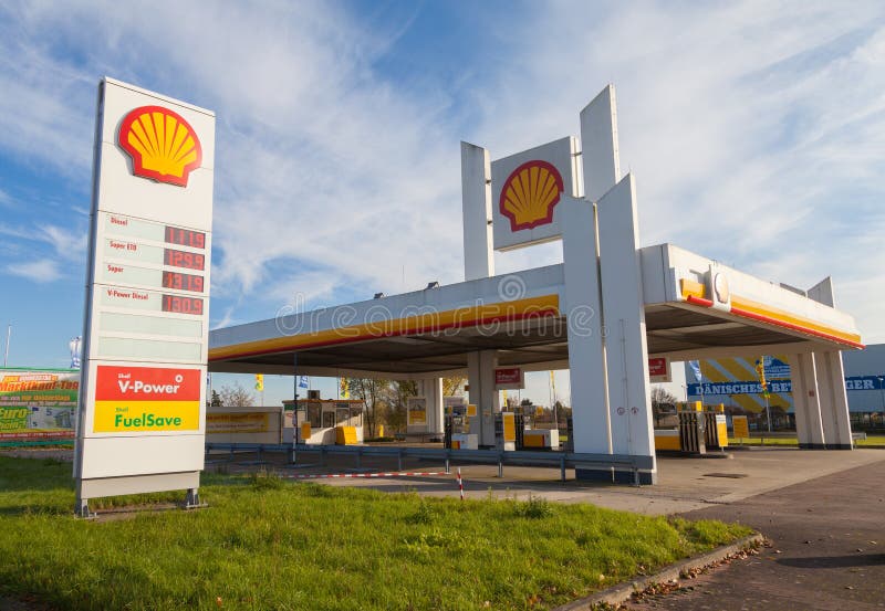 Segno della stazione di servizio di Shell immagini stock libere da diritti Segno della stazione di servizio di Shell immagini stock libere da diritti