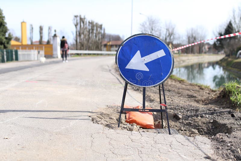 Sognare Strada Con Lavori In Corso Segno Di Lavoro in Corso Strada Chiusa, Lavoro Su Manutenzione Di