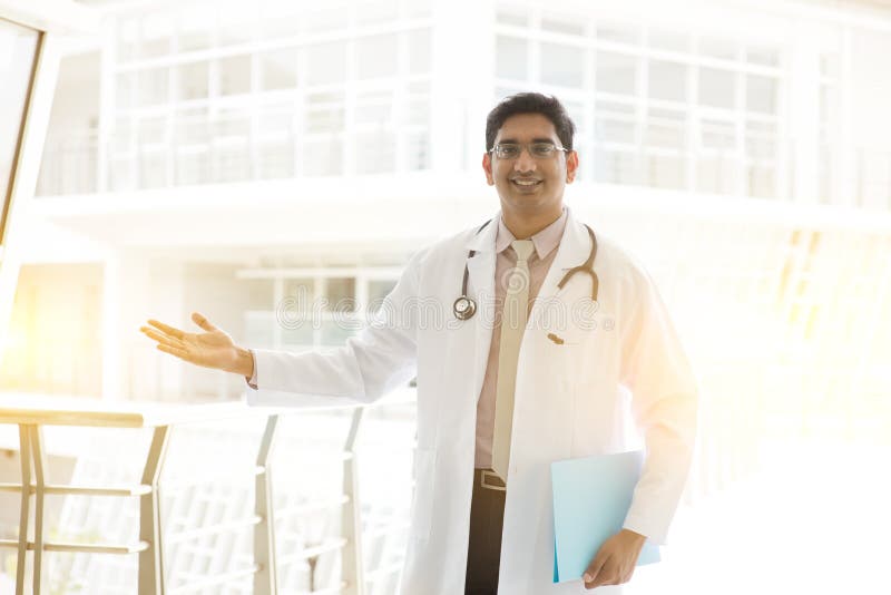 Segno indiano asiatico della mano di benvenuto di medico fotografie stock Segno indiano asiatico della mano di benvenuto di medico fotografie stock