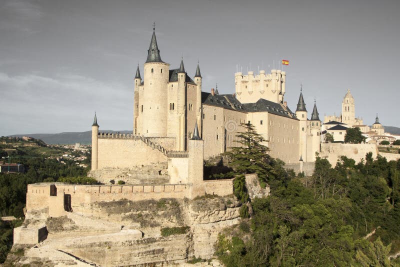 Segovia, cidade monumental Alcazar, catedral e igrejas