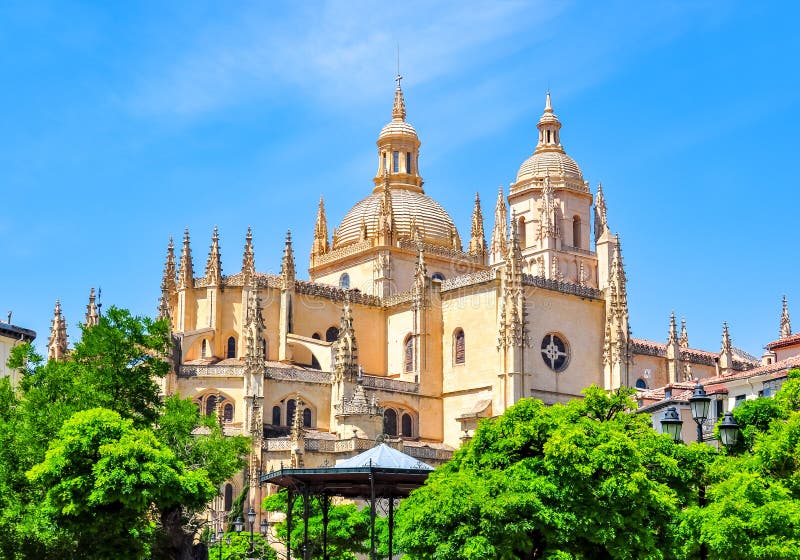 Segovia domkyrkakupol och torn, Spanien royaltyfri foto Segovia domkyrkakupol och torn, Spanien royaltyfri foto