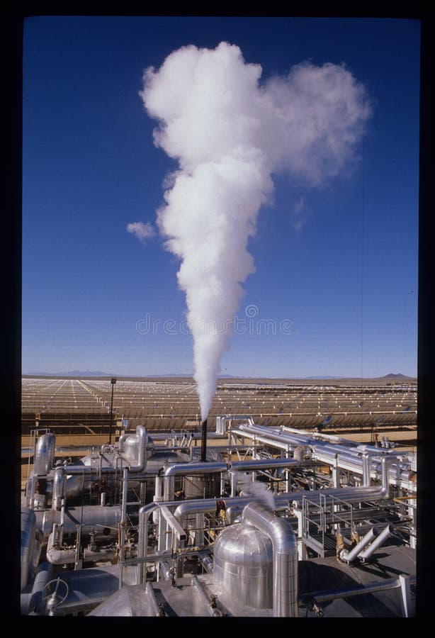 Segs-II Zuidelijk Californië Edison Solar Power Plant royalty-vrije stock foto's Segs-II Zuidelijk Californië Edison Solar Power Plant royalty-vrije stock foto's