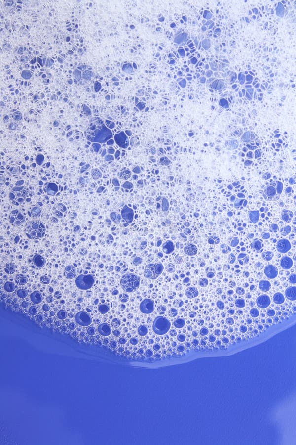Seifen-Luftblasen auf Blau