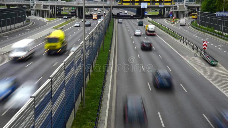 Seis carreteras del controlado-acceso del carril en Polonia