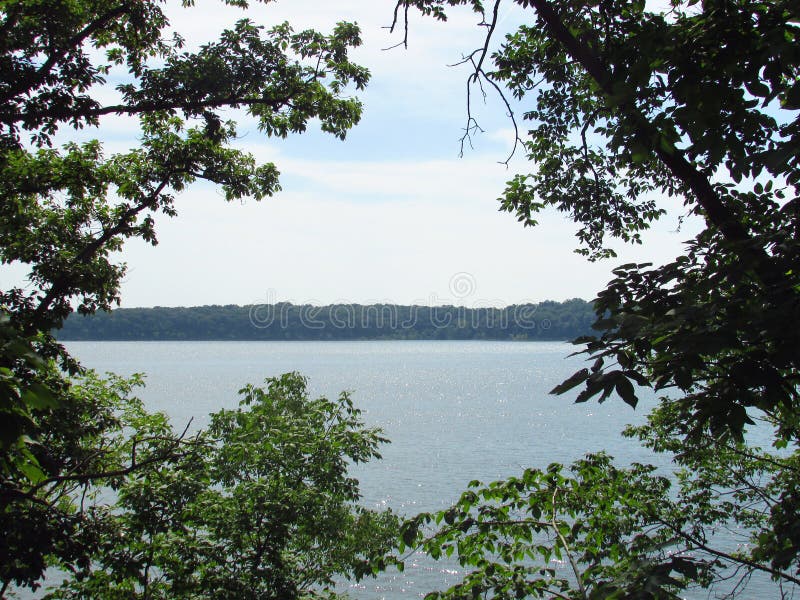 Seitenansicht des Sees in Missouri lizenzfreie stockfotos Seitenansicht des Sees in Missouri lizenzfreie stockfotos