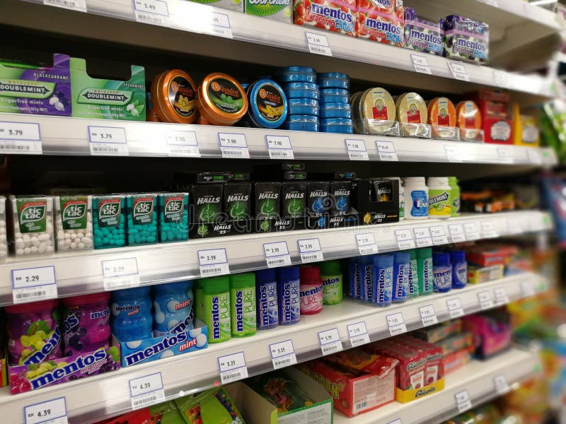 Selangor, Malaysia - 18. September 2017: Lebensmittelgeschäfteinkaufen bei Tesco Bandar Puteri, nahe Bukit Mahkota und Bandar Ser lizenzfreies stockfoto Selangor, Malaysia - 18. September 2017: Lebensmittelgeschäfteinkaufen bei Tesco Bandar Puteri, nahe Bukit Mahkota und Bandar Ser lizenzfreies stockfoto