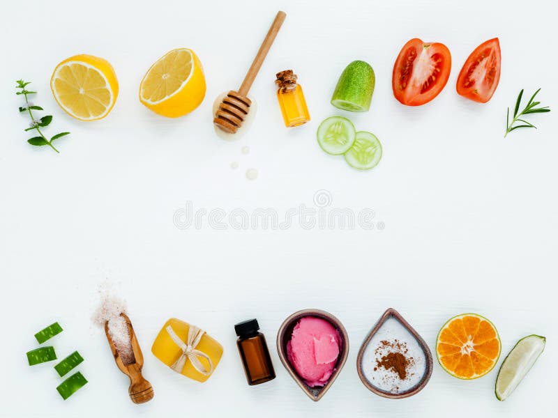 Selbst gemachte Hautpflege und Körperpeeling mit natürlicher Bestandteilaloe stockfotos Selbst gemachte Hautpflege und Körperpeeling mit natürlicher Bestandteilaloe stockfotos