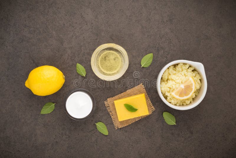 Selbst gemachte Hautpflege und Körperpflege mit natürlichem Bestandteilsalz, lizenzfreies stockfoto Selbst gemachte Hautpflege und Körperpflege mit natürlichem Bestandteilsalz, lizenzfreies stockfoto