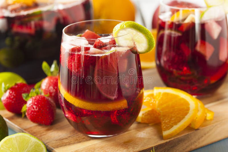 Selbst gemachte köstliche rote Sangria stockbild Selbst gemachte köstliche rote Sangria stockbild