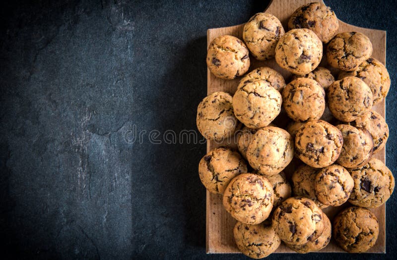 Selbst gemachte Schokoladenplätzchen stockbilder Selbst gemachte Schokoladenplätzchen stockbilder