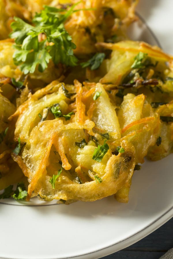 Selbst Gemachter Fried Vegetable Birds Nests Stockfoto Bild von