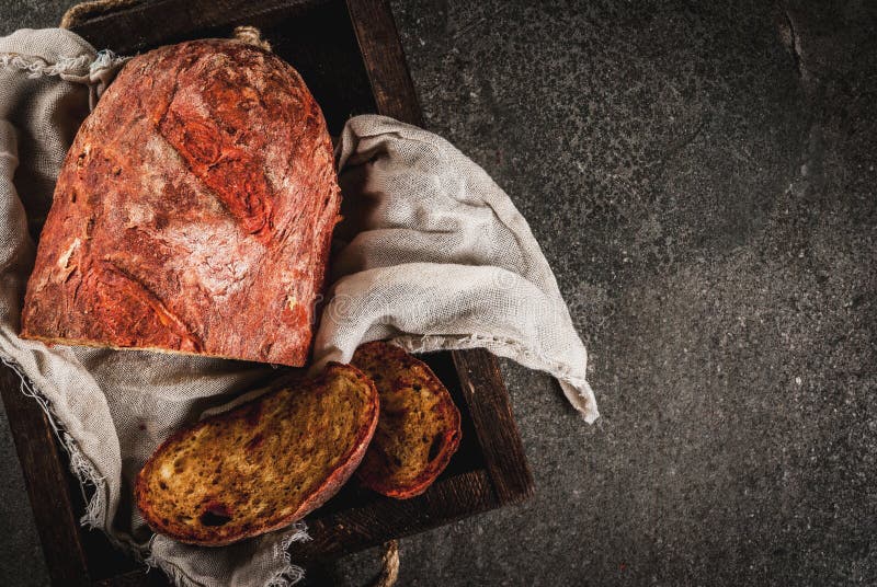 Selbst gemachtes Brot der roten Rübe lizenzfreie stockfotografie Selbst gemachtes Brot der roten Rübe lizenzfreie stockfotografie