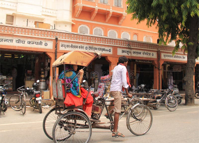 Selbstrikschaabziehvorrichtung von Jaipur lizenzfreies stockfoto Selbstrikschaabziehvorrichtung von Jaipur lizenzfreies stockfoto