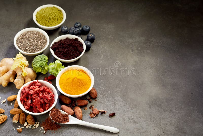 Selección de superfoods para una dieta sana imagen de archivo libre de regalías Selección de superfoods para una dieta sana imagen de archivo libre de regalías