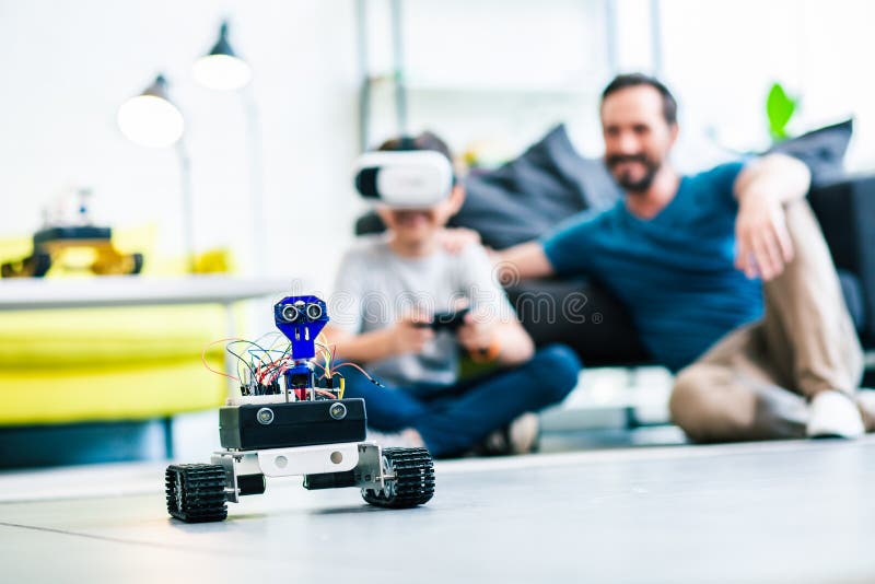 Selectieve focus van een op afstand bediend robotapparaat stock afbeeldingen Selectieve focus van een op afstand bediend robotapparaat stock afbeeldingen
