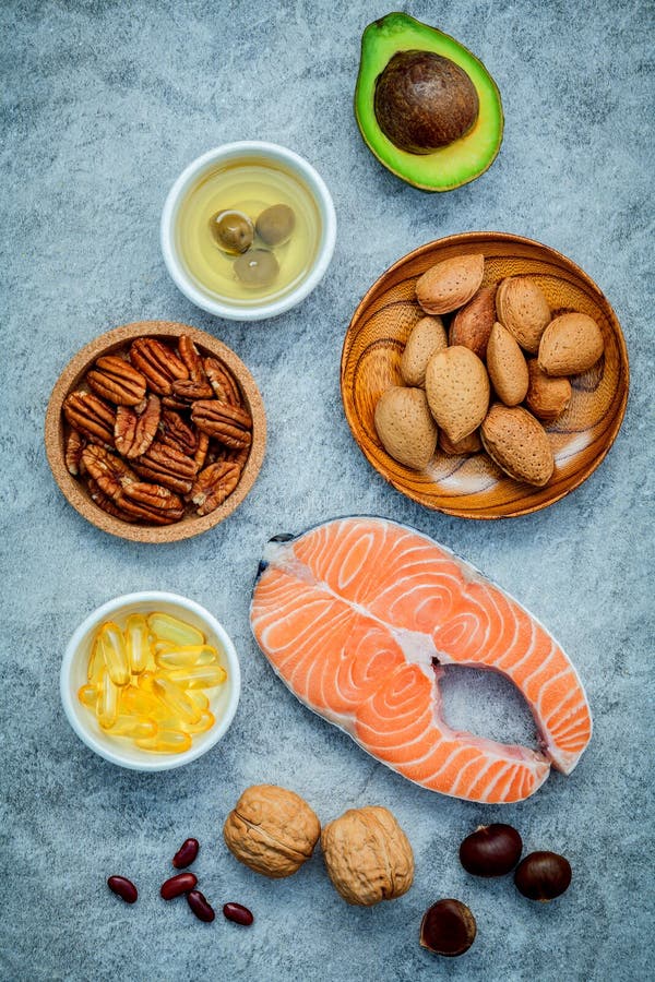 Výběr potravinové zdroje omega-3 a nenasycené tuky.