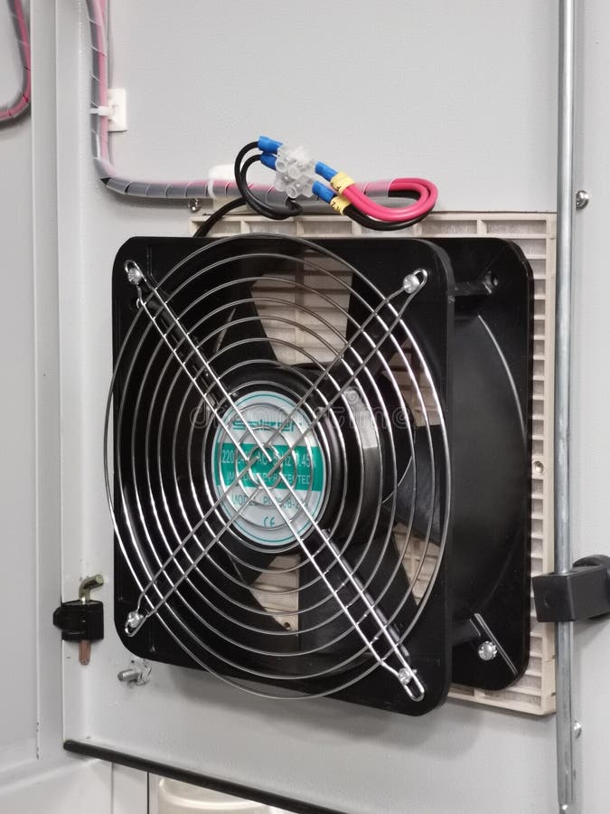 Selective Focus Image with Noise Effect of Electric Cooling Fan