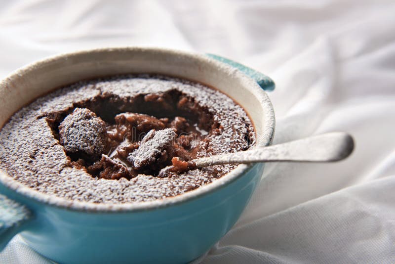 Self saucing chocolate pudding